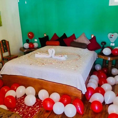 Hotel La Casa Rosada Lívingston Екстериор снимка