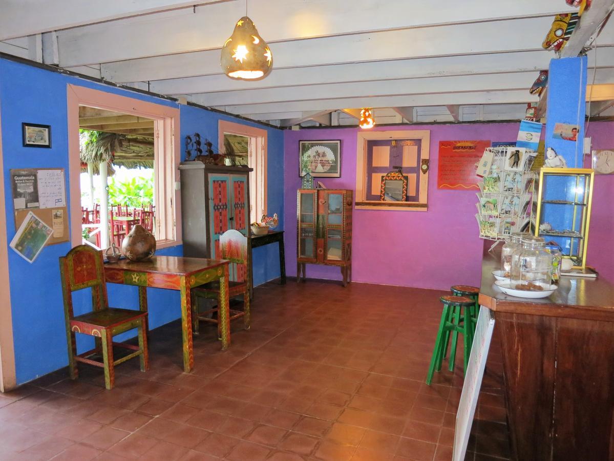 Hotel La Casa Rosada Lívingston Екстериор снимка