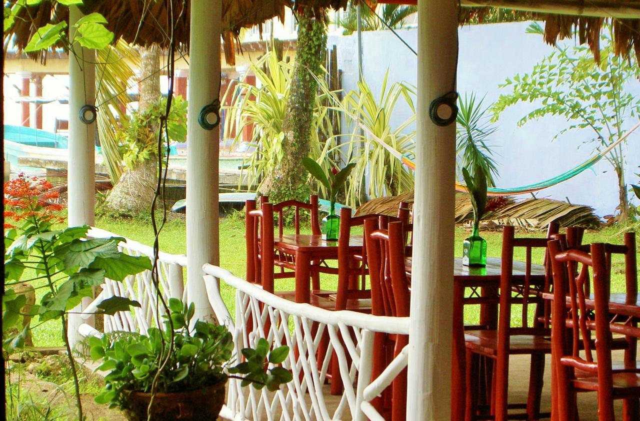 Hotel La Casa Rosada Lívingston Екстериор снимка