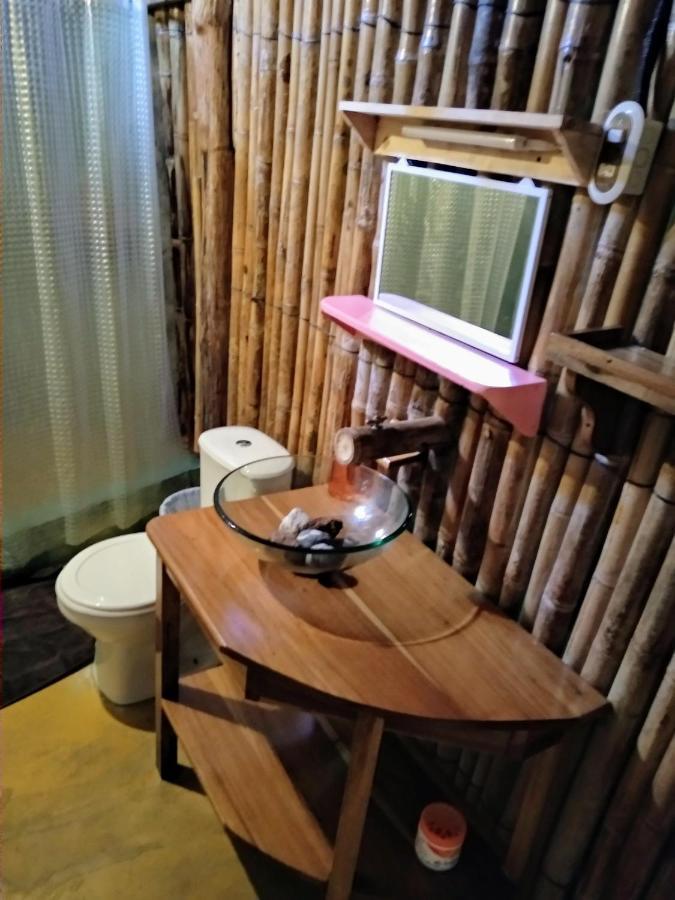 Hotel La Casa Rosada Lívingston Екстериор снимка