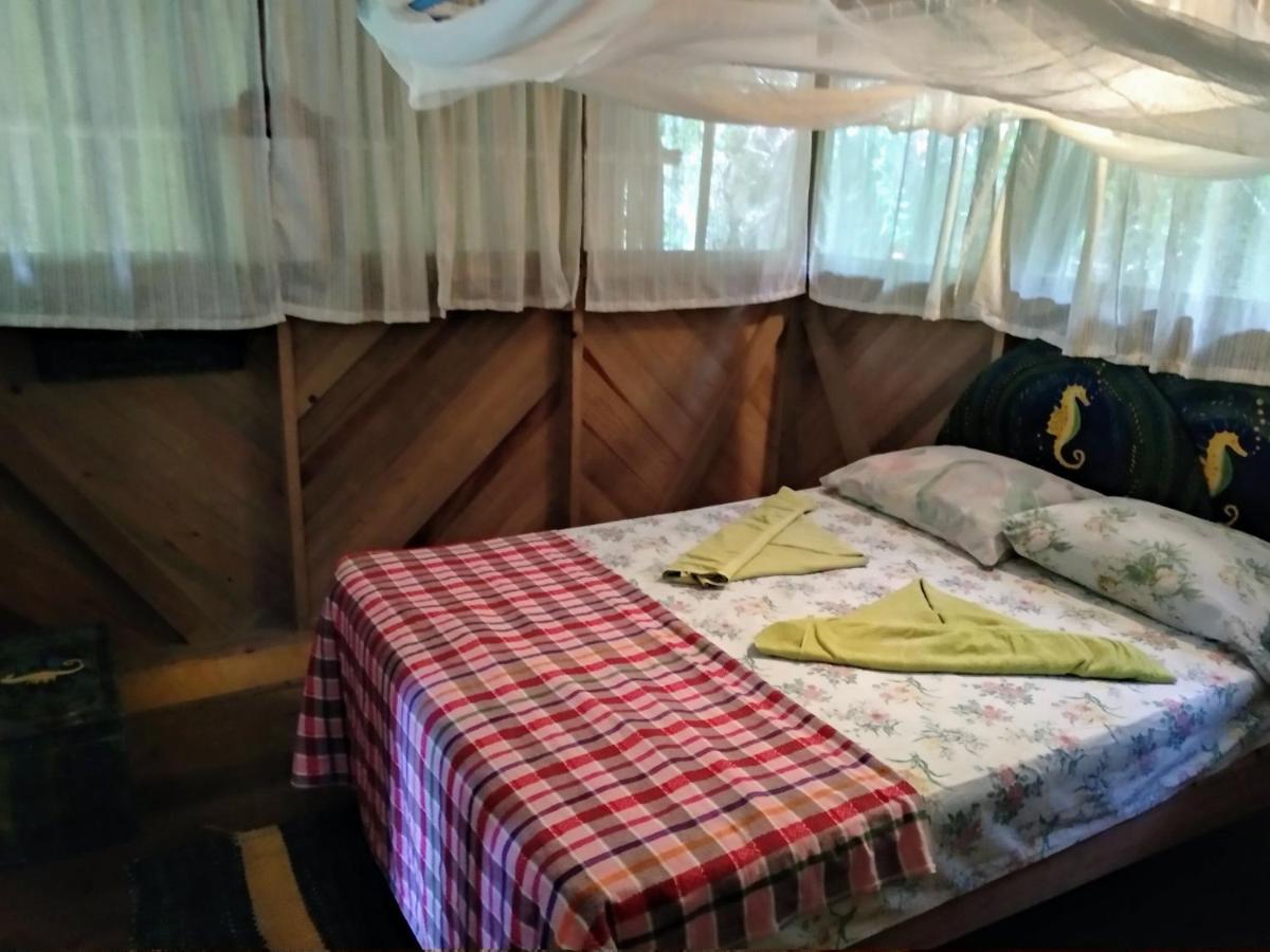 Hotel La Casa Rosada Lívingston Екстериор снимка